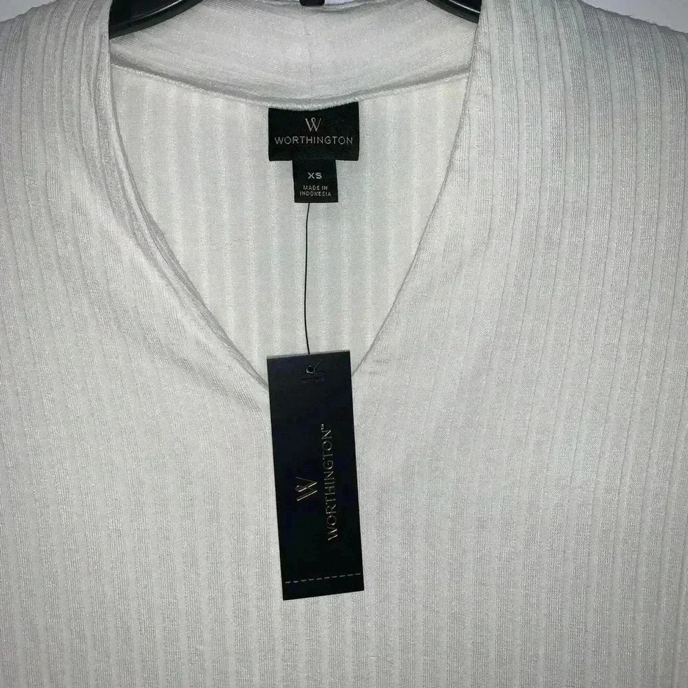 Worthington Ribbed V-Neck Top​​ - Picture 3 of 6